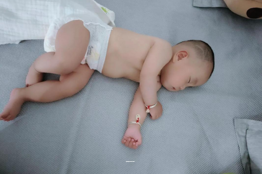 玉林宝宝上火有眼屎